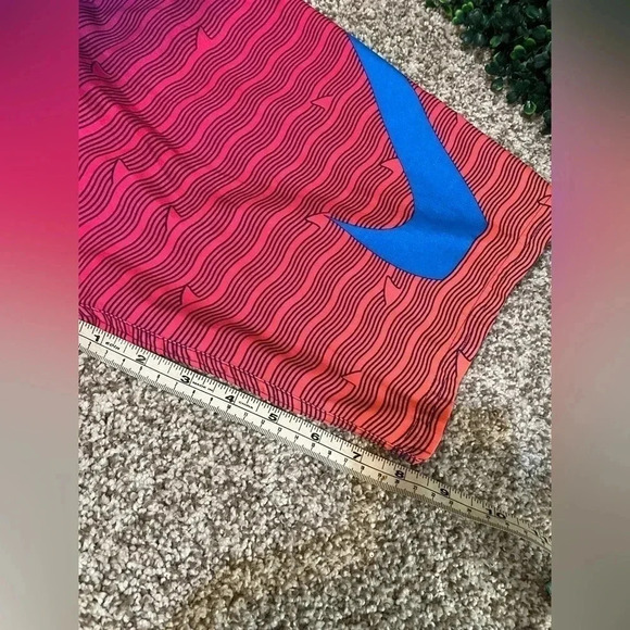 Nike Shark Stripe Big Kids' (Boys') Breaker 8" Volley/ Swim Short - Size Large - Picture 9 of 9